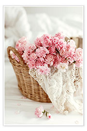 Poster  Pink pastel flowers in wicker basket